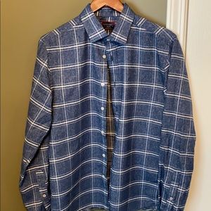 Untuckit Size Medium Button Down